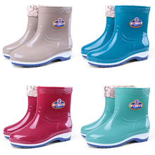 Four Seasons Rain Shoes Women's Short Sleeve Adult Plush Rain Boots Fashion Waterproof Shoes Women's Anti slip Medium Sleeve Rubber Shoes Overshoes Warm