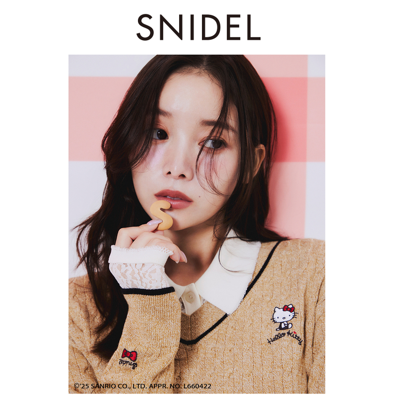 SNIDEL2025 осенне-зимний новый свитер с V-образным вырезом и длинными рукавами HELLO KITTY joint SWNT254228