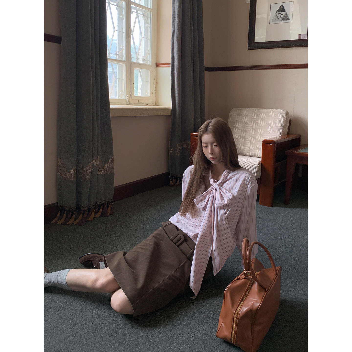 Модная женская юбка Celebrity pavilion bag, 2025, новый стиль, популярная в этом году гигантская красивая замшевая юбка средней длины