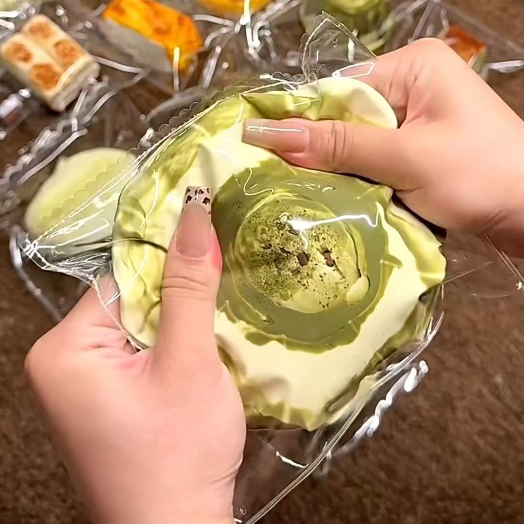 Пудинг с маской матча, щепотка Сяохуншу, та же декомпрессионная игрушка, сверхмягкий силикон, чувствительный к воде, пищевой краситель с медленным восстановлением.