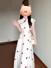 Платье белое с принтом сакура фото