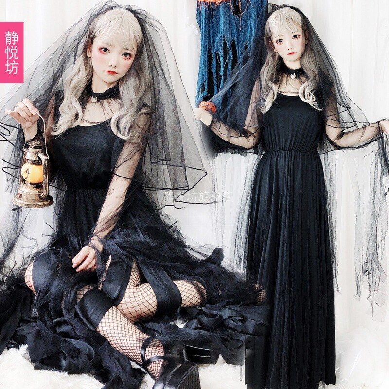 Halloween costume: Adult female zombie ghost bride long dress, black and white vampire...
