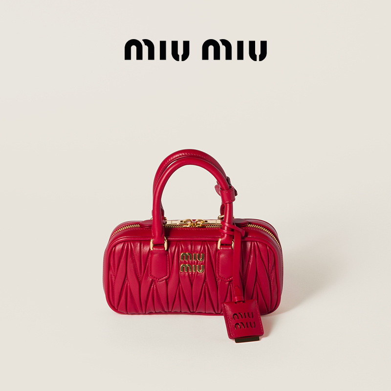Мини-сумочка из овчины Miu Miu Miu Miu Miu Miu Miu Miu Miu Miu от мисс Аркадии Мателассе Наппа