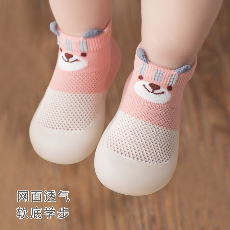 Детская обувь и носки на мягкой подошве, новинка 2025 года, весенне-осенняя обувь для малышей, 1 год, 2 детские сандалии, нескользящая сетчатая обувь для пола в помещении