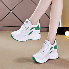 Women's 2024 New Spring Versatile Slimming Casual Shoes with Inner Heightening Little White Shoes Women's Thick Sole Breathable Travel Sports Shoes