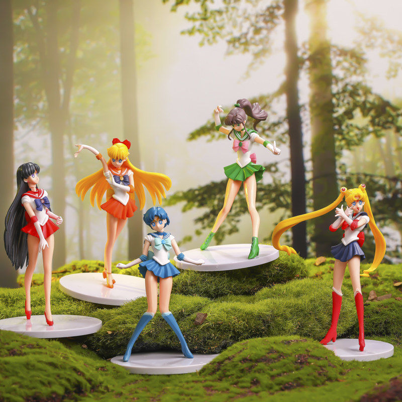 Sailor Moon Figure Moon Goddess Usagi Tsukino Sailor Moon Princess Small Beauty Doll PC Case Desktop Ornament