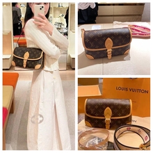 Женская сумка LV Louis Vuitton Diane Обручка с широким плечевым поясом Цветок с одним плечом Наклонная подмышка M45985