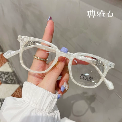 Высокооделенные линзы с высоким содержанием смол молодые