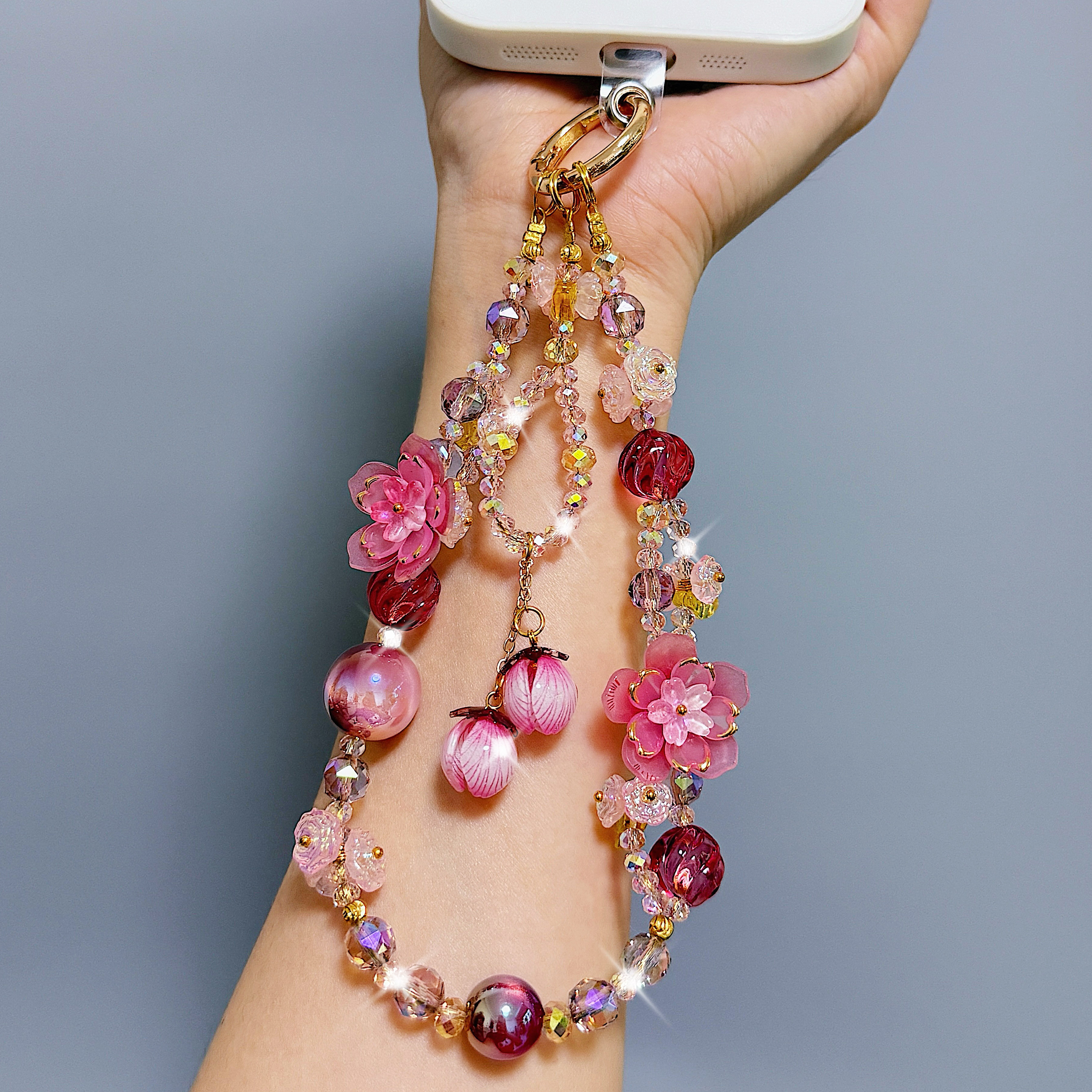 New style, unique and beautiful begonia flower glow-in-the-dark phone strap/wrist charm, high-end, light luxury, niche, exquisite, premium phone lanyard, unique phone case chain, anti-loss rope pendant, ornament for women.