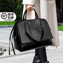 French Tote Bag 2024 New Casual Commuting Versatile Shoulder Bag for Mother's Day Gifts with High Sense and Light Luxury Gifts