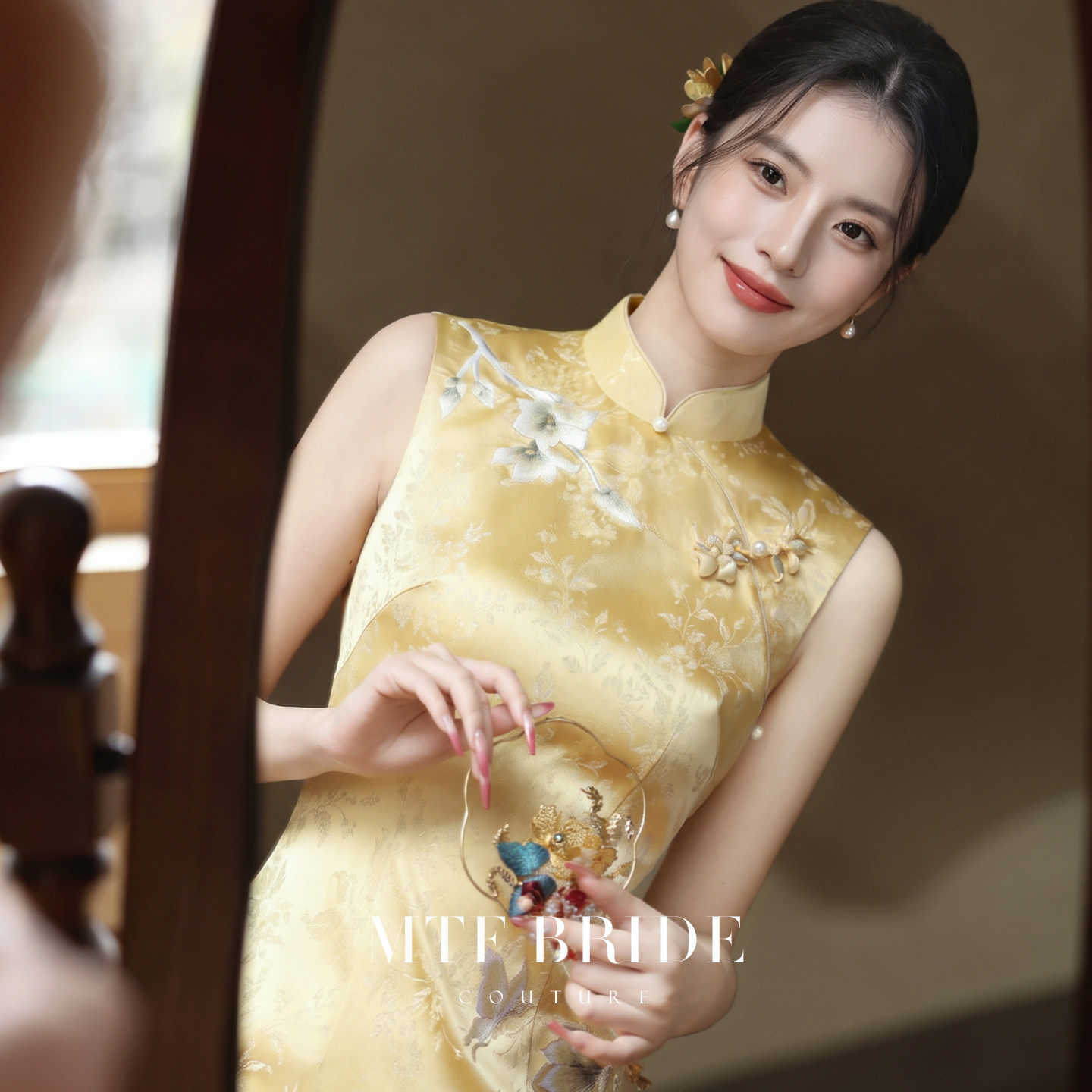 Man Tingfang [Liu Jinfu] Новое золотое платье для тостов Cheongsam в китайском стиле, женское платье для помолвки невесты 2026 года.