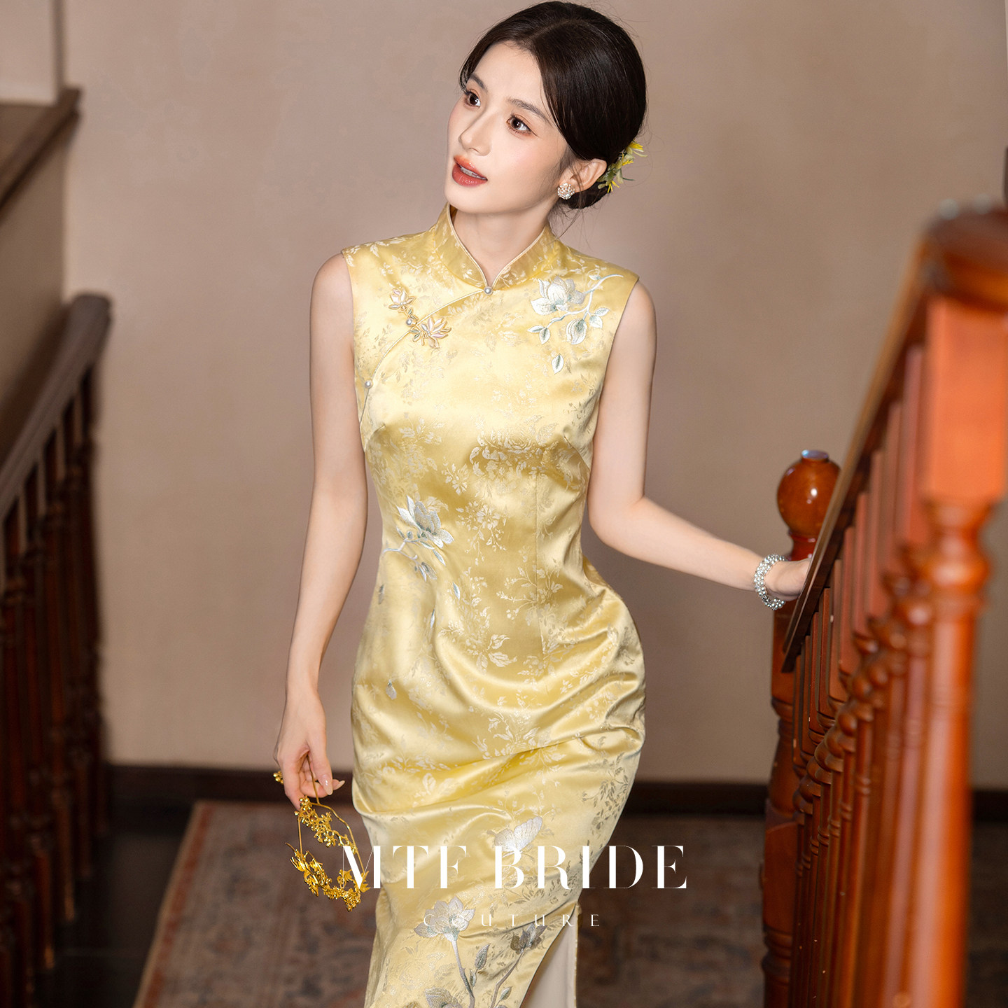 Man Tingfang [Liu Jinfu] Новое золотое платье для тостов Cheongsam в китайском стиле, женское платье для помолвки невесты 2026 года.