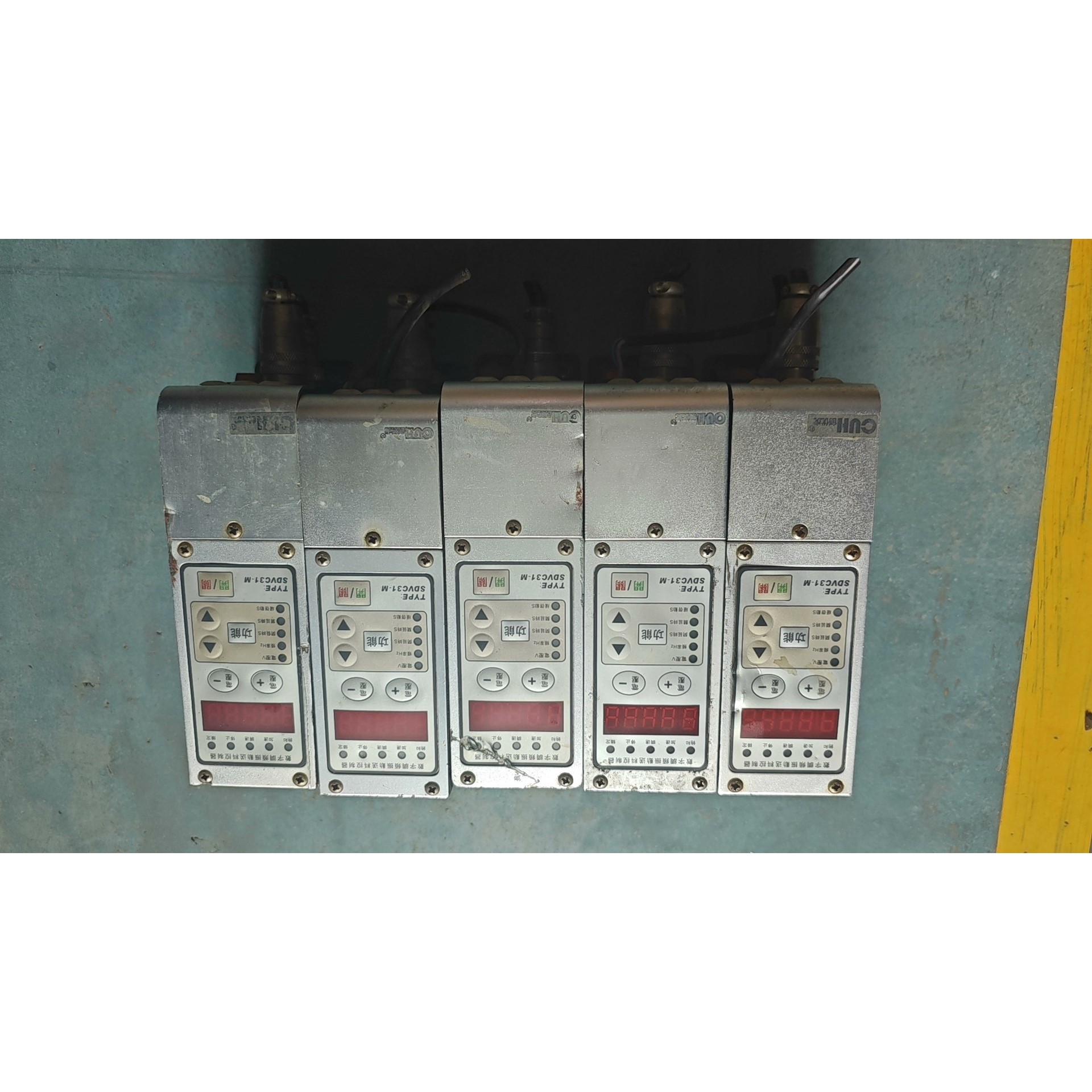 SDVC31-M digital frequency modulation vibration feeding controller 3A disassembly goods