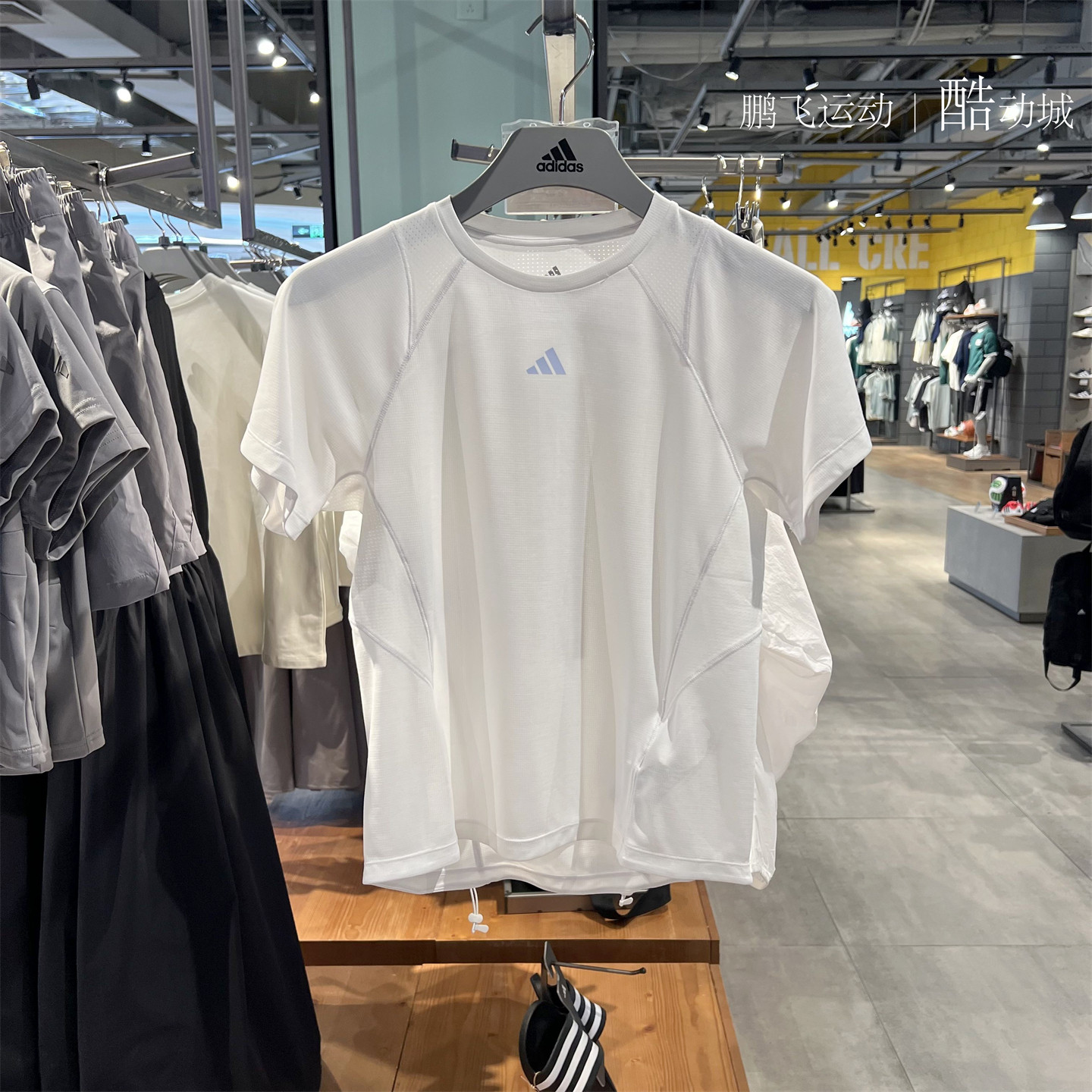 Летняя новинка Adidas 2026, женская быстросохнущая футболка с короткими рукавами для бега и фитнеса, спортивная футболка с короткими рукавами IA6100 IA6099