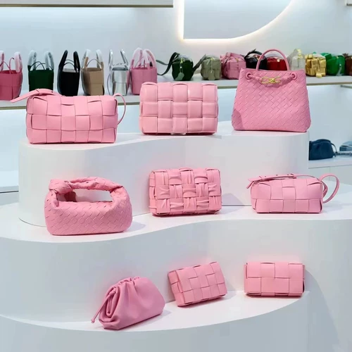 BV Divan Yun Duo Bao Box Box Sacks, чтобы завязать сумку подмышки