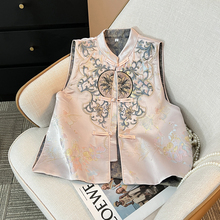 Embroidered buttons, Chinese style horse jacket, camisole, spring and summer clothing, vest sleeves, oversized women's clothing, tray clip, and horse clip, 2024, middle-aged Chinese style