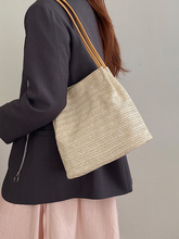 Japanese and Korean Sen style high-capacity straw woven bags