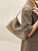 Женская сумка из натуральной кожи фото