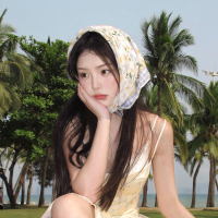 The garden is full of spring~Floral square scarf for women, pastoral seaside resort style French triangle scarf, versatile fashion headband accessories
