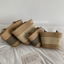 Li Qiaoyou's classic minimalist style striped grass woven bag