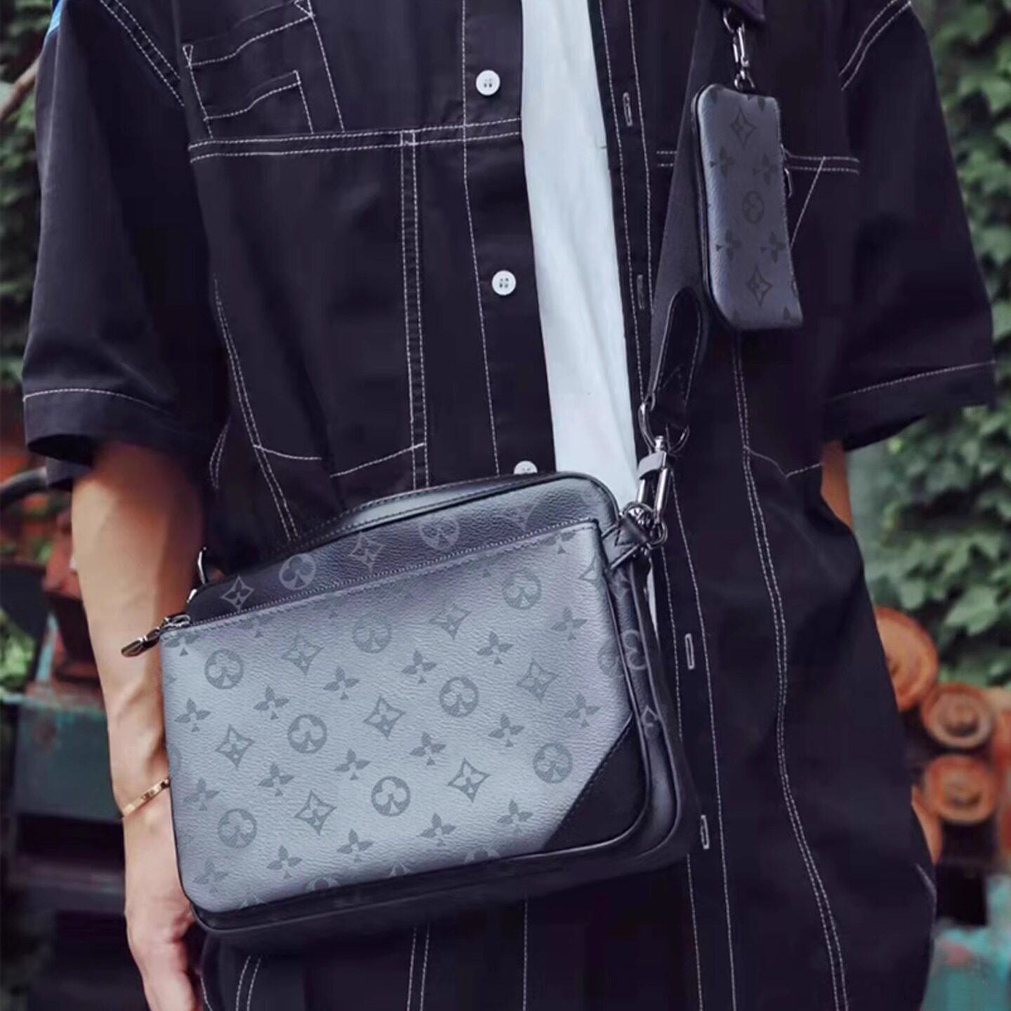 Мужская легкая роскошная кожаная сумка BM%LV classic black с принтом Black Samurai three-in-one через плечо