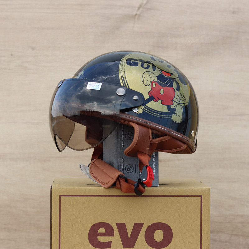 Taiwan evo Mickey Mouse retro half-helmet motorcycle electric vehicle, suitable for parents and children, cartoon style, summer, light for boys and girls.