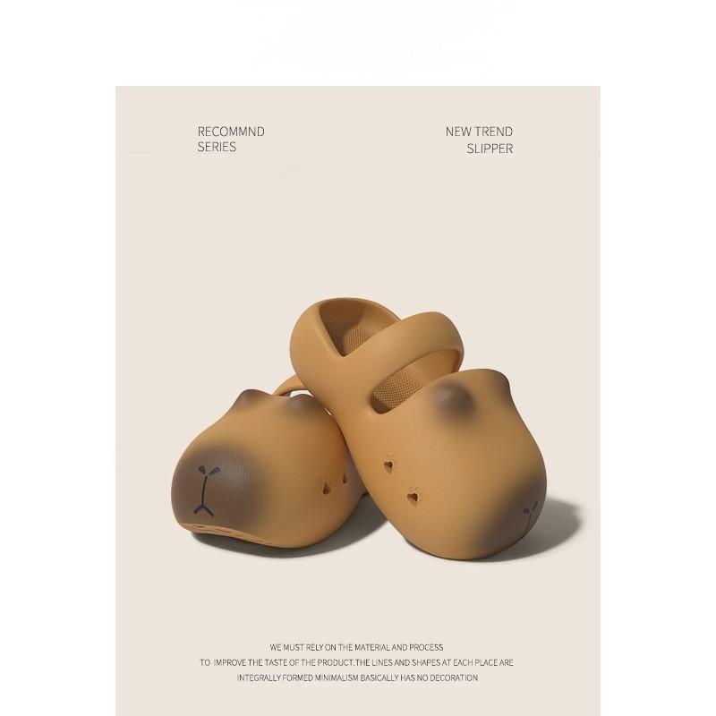 Japanese imported adorable Kapibala clogs for women, thick-soled, suitable for summer wear, casual indoors, and with a closed toe.