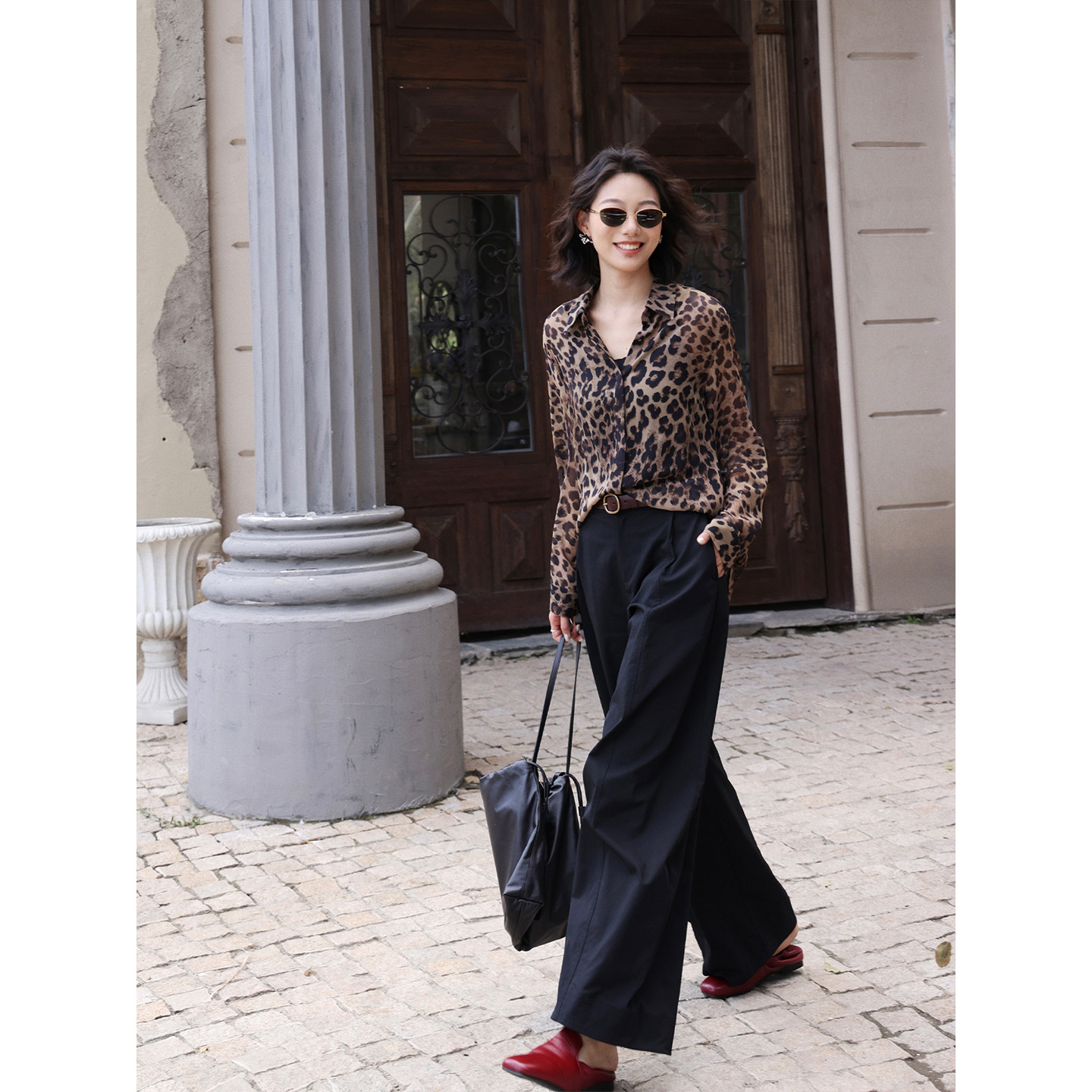 Zhou Zhou Retro Leopard Print Long-Sleeve Shirt, 2026 Autumn New Style, Elegant Loose Fit, Lightweight and Slightly Sheer Cover-Up Top for Women