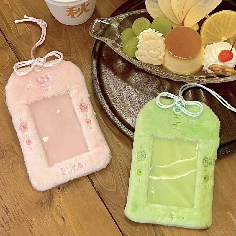 Lucky four-leaf clover charm, Little Red Book mini card holder, instant camera storage bag, pendant, plush card holder, 3-inch style, same as the one with lanyard, school badge, factory badge, keychain, card holder all in one.