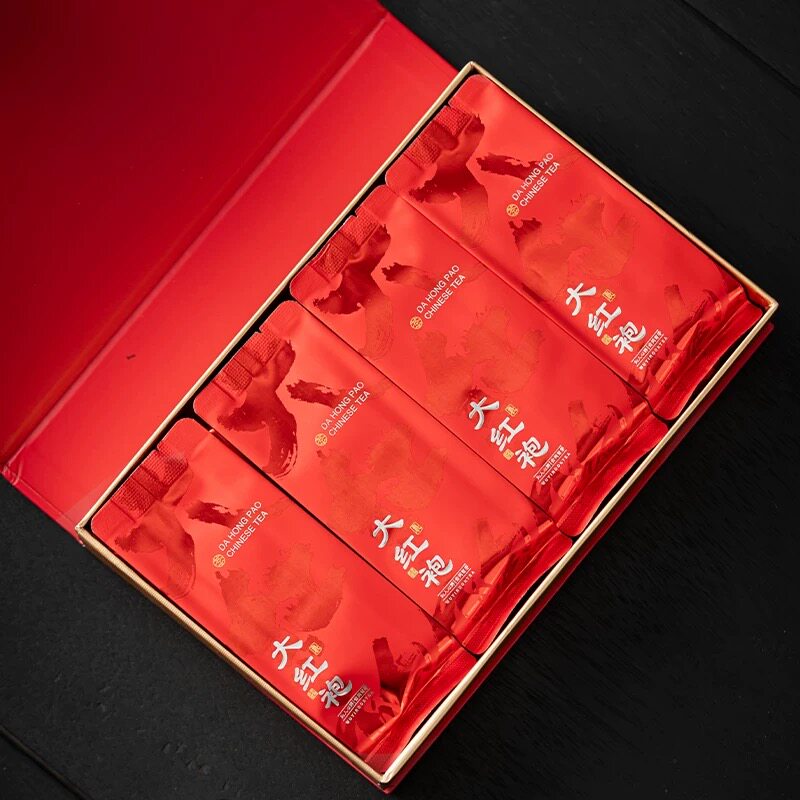 Wuyi Rock Tea Dahongpao Новый чай с ароматом корицы Чжэнъянь Фруктовый Улун Высококачественный подарочный чай в подарочной коробке