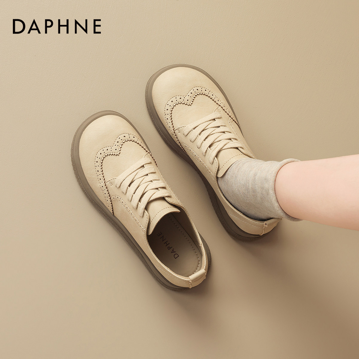 Маленькие кожаные туфли Daphne на толстой подошве; новинка 2026 года; женская осенняя обувь Bullock birkenstock в стиле ретро; туфли-дерби на шнуровке с глубоким вырезом