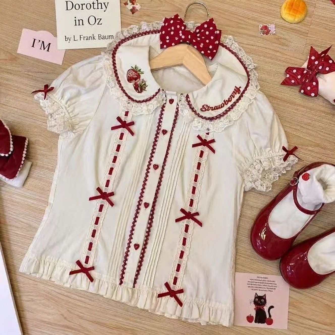 Strawberry Fantasy inner layer with Lolita velvet strawberry Lolita...