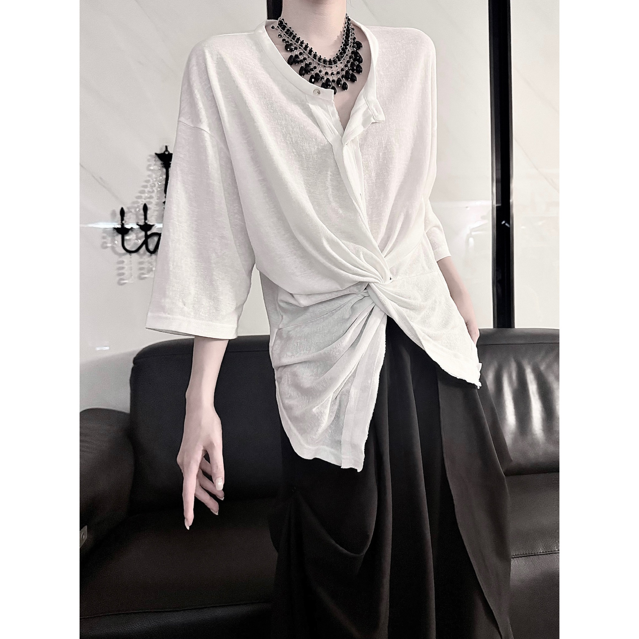 Aont Original Design Niche Knit Shirt with Irregular Deconstruction and a Slightly Sheer Draping Knit T-Shirt