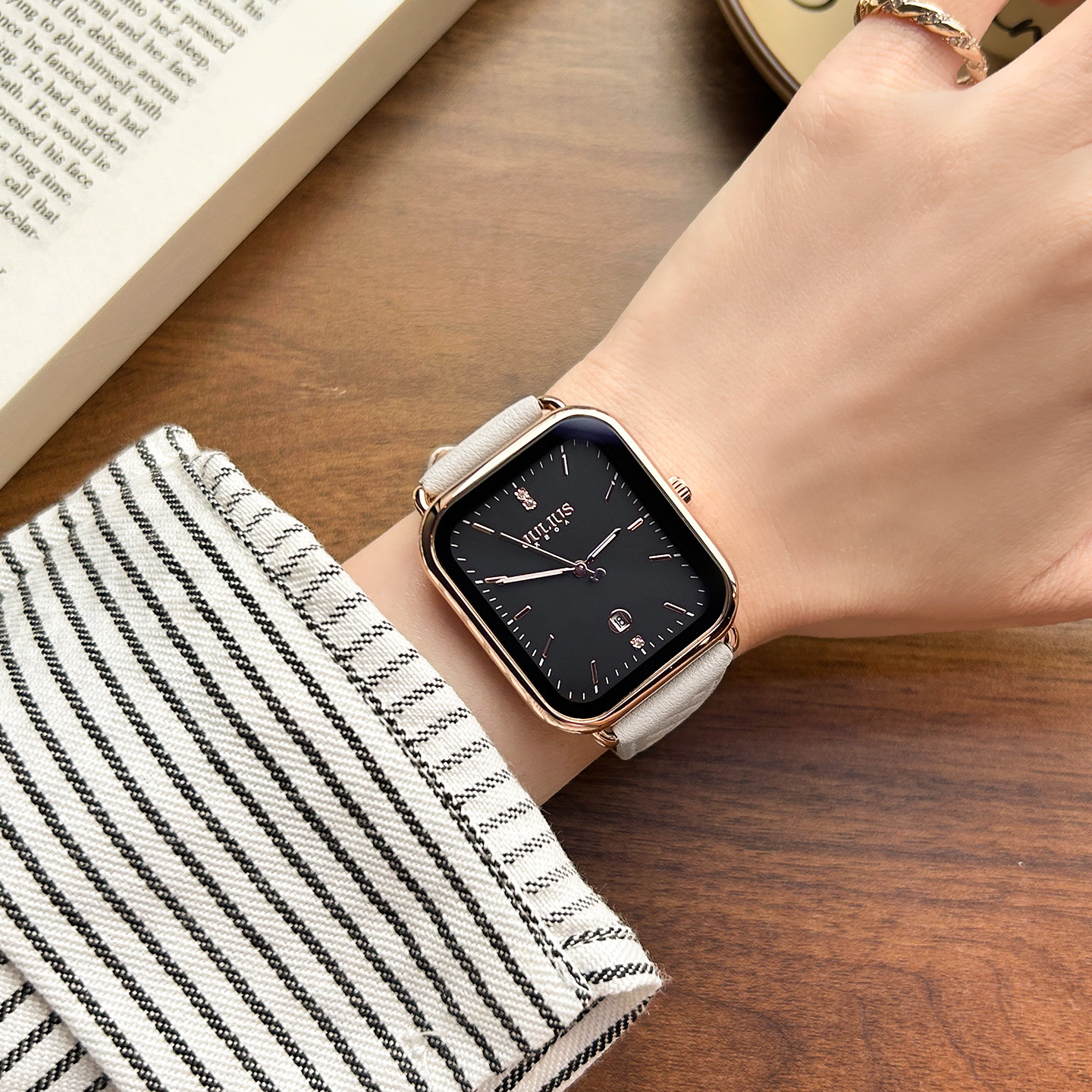 Julishi watch female 2026 новые простые часы с большим циферблатом, легкие роскошные нишевые студенческие деловые изысканные женские кварцевые часы