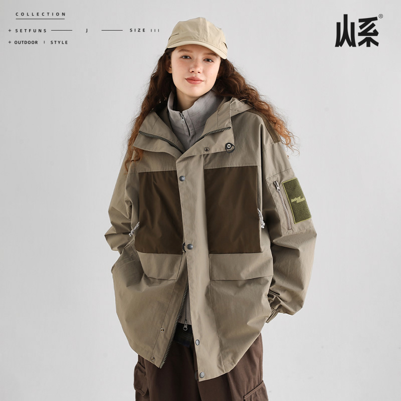 Наконец-то я нашла полностью функциональную куртку, ветрозащитную и износостойкую, а также большую накладную сумку!