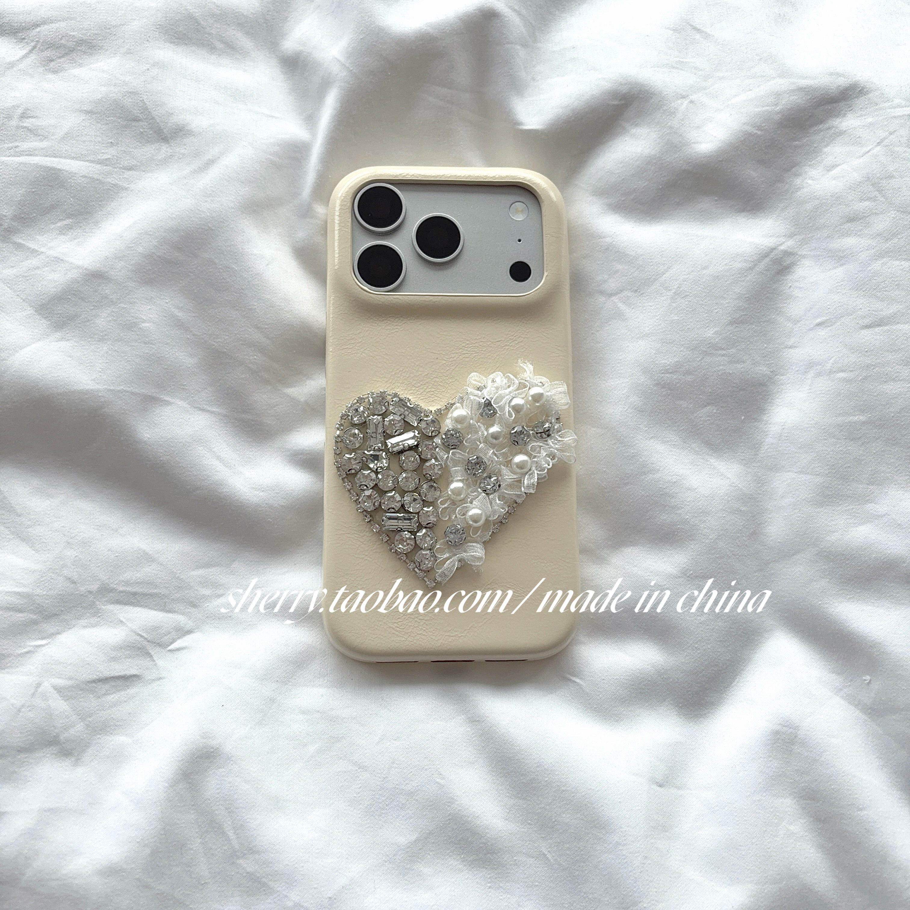 SHERRY*ins Feng Shui Pearl Heart Milk Yellow Leather Case for Apple 17 Pro Max Phone Case, iPhone 16 Pro, Niche Girlish Style, Simple and Fresh Cartoon Cute Design.