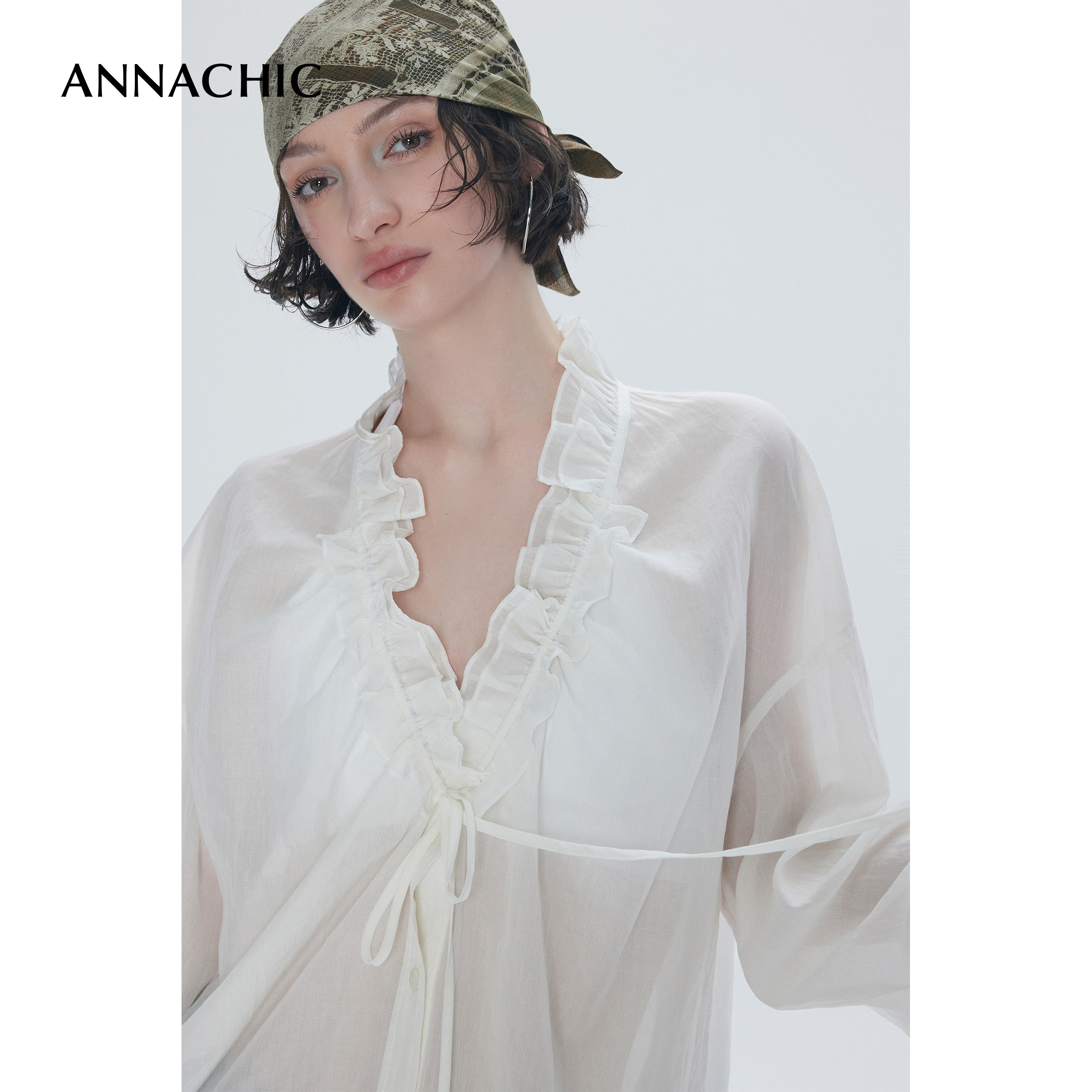 ANNACHIC Fashion Blogger's Style: Lightweight, slightly sheer, ruffled collar shirt; Loose-fitting sun-protective shirt