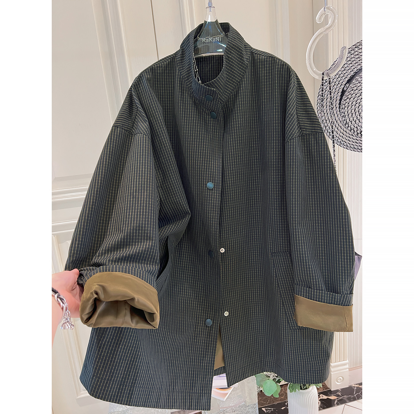 Xiao Si оригинальный японский ленивый стиль средней длины, повседневный плащ с воротником-стойкой, ветровка, куртка для женщин, осень 2025 г., H568