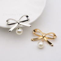 Korean pearl bro for high -end alloy neckline fashion chest flower neckline, unnecessary scarf deduction, lighting accessories female