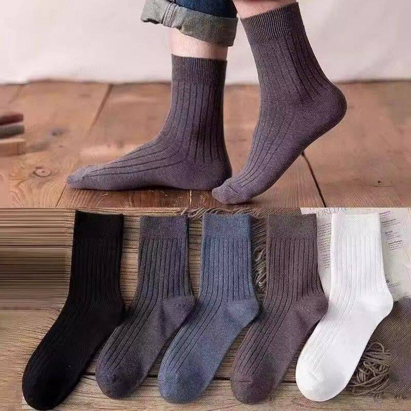 Socks for men in autumn and winter, breathable and odor proof, mid length sports socks for men, sweat absorbing socks for men, mid length sports socks for men