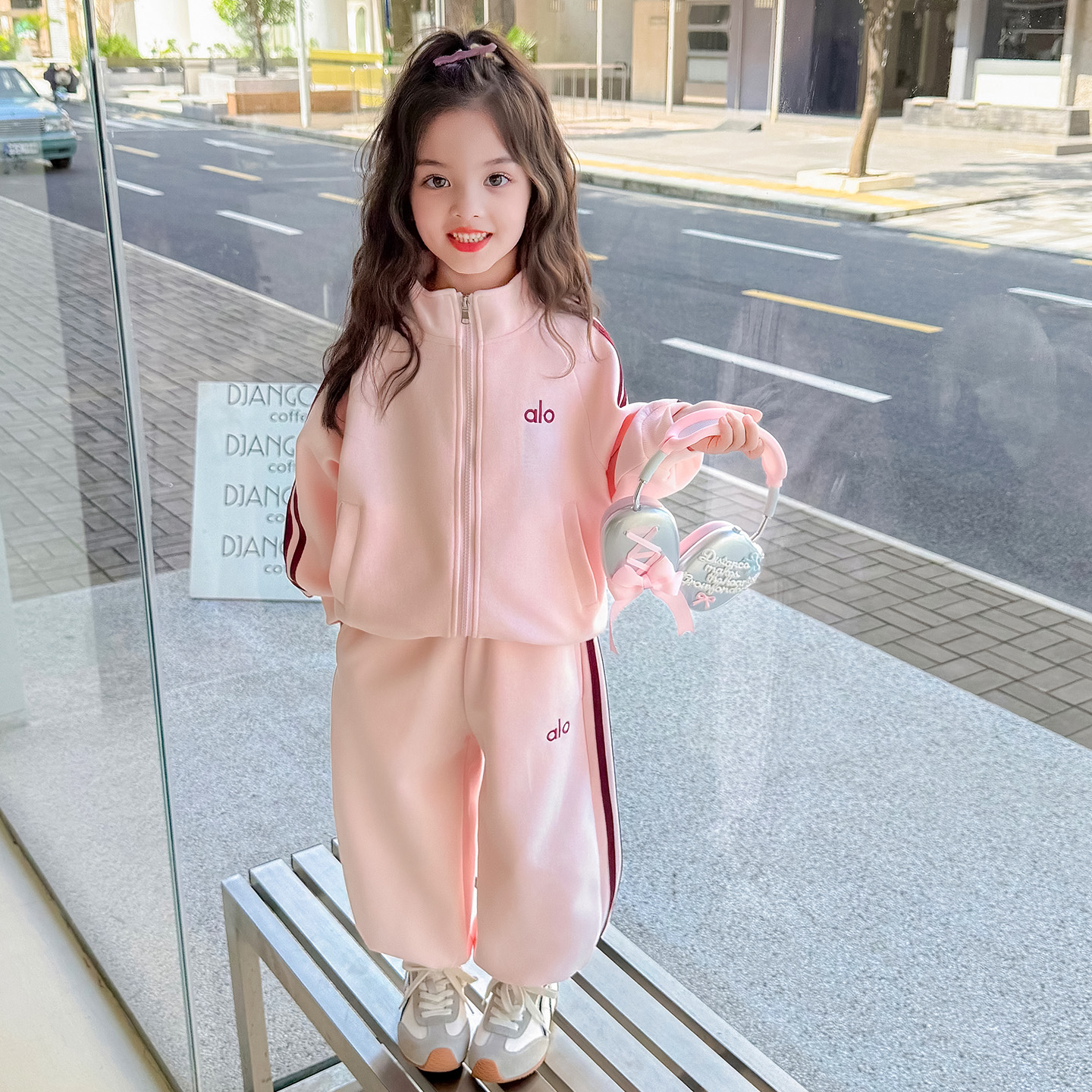 Весенние, осенние и зимние модели спортивных костюмов для девочек плюс бархатный костюм, новинка 2025 года, детская куртка-двойка в западном стиле для девочек