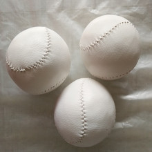 Standard for 12 inch softball, 10 inch baseball, and 8 inch softball training and competition for primary and secondary school students - Soft and hard solid baseball