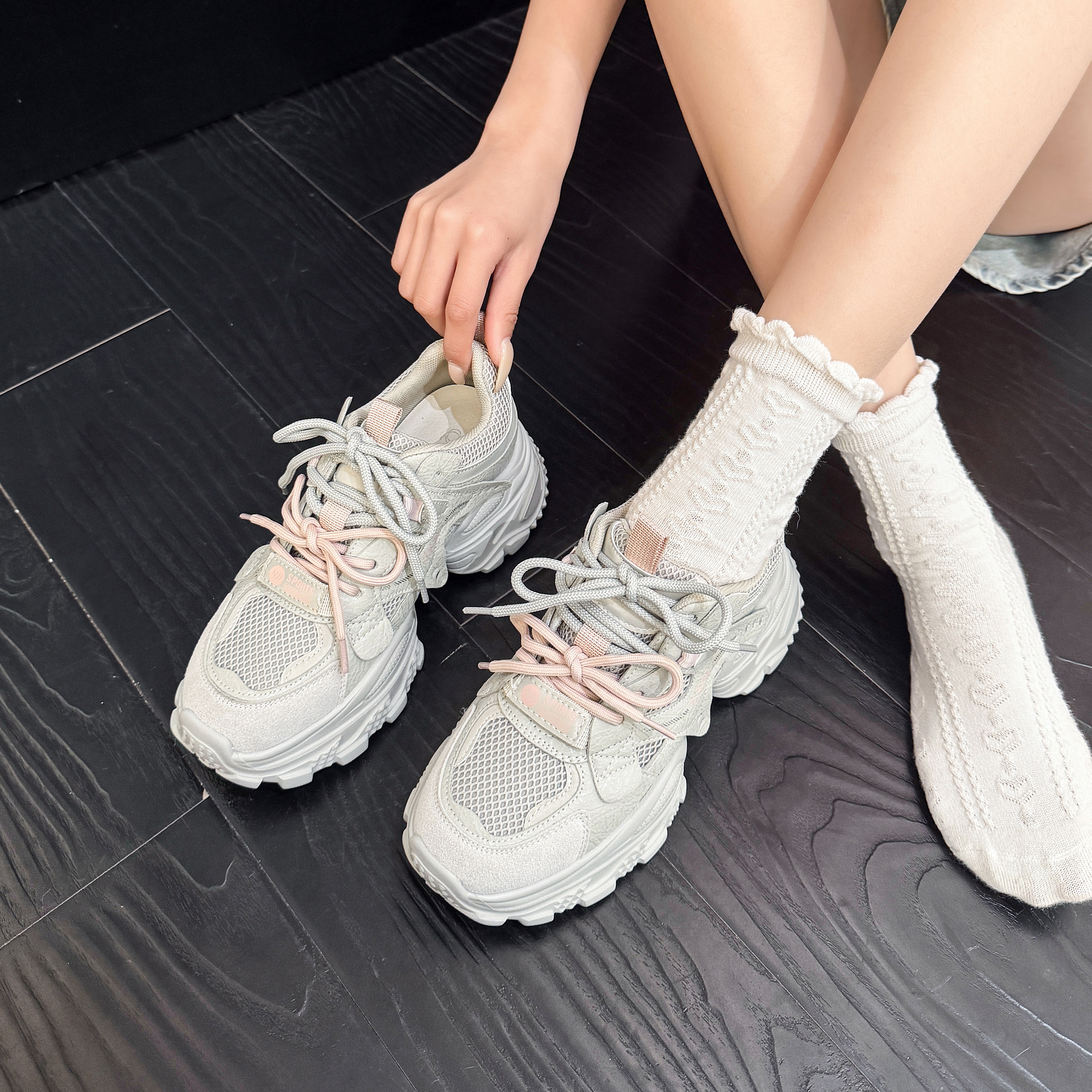 Женская обувь daddy shoes на толстой подошве, новинка 2026 года, маленький размер, увеличивающая длину стопы, небольшой разрез, дышащая и не утомляющая ноги, сетчатая поверхность, ультралегкая