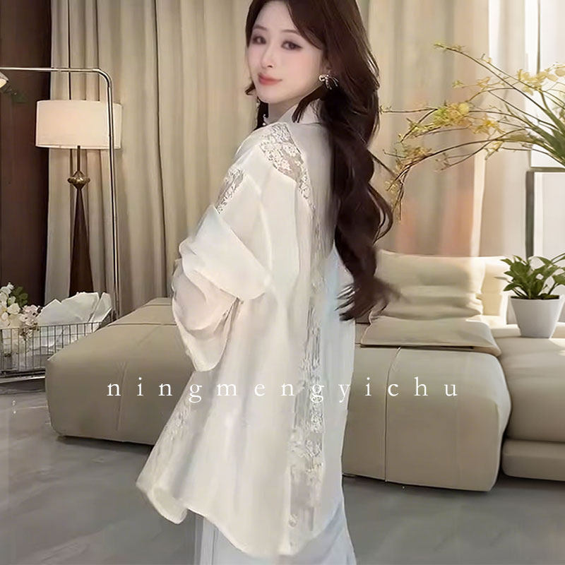 French-style high-end white sun-protective shirt for women, thin summer style, air-conditioned shirt with lace and hollow-out design, outerwear top.