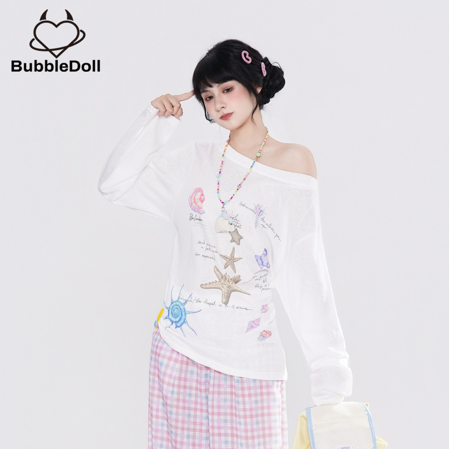 Легкий фасон с веселым принтом BubbleDoll на диагональном плече...
