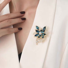 Chengnan Sifang High end Women's suit, brooch, flower pin, exquisite and fashionable women's coat, luxurious accessories