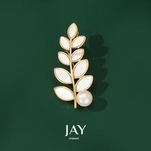 JAY White Shell suit brooch design sense, niche brooch for women's accessories, high-end small fragrant style, luxurious pin gift