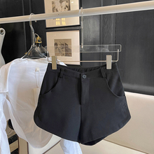 Short pants for women in an eight year old store, hot pants for women, shorts for women in Dingni's self-made suit, black summer bottom for women, and small stature for wearing on the outside