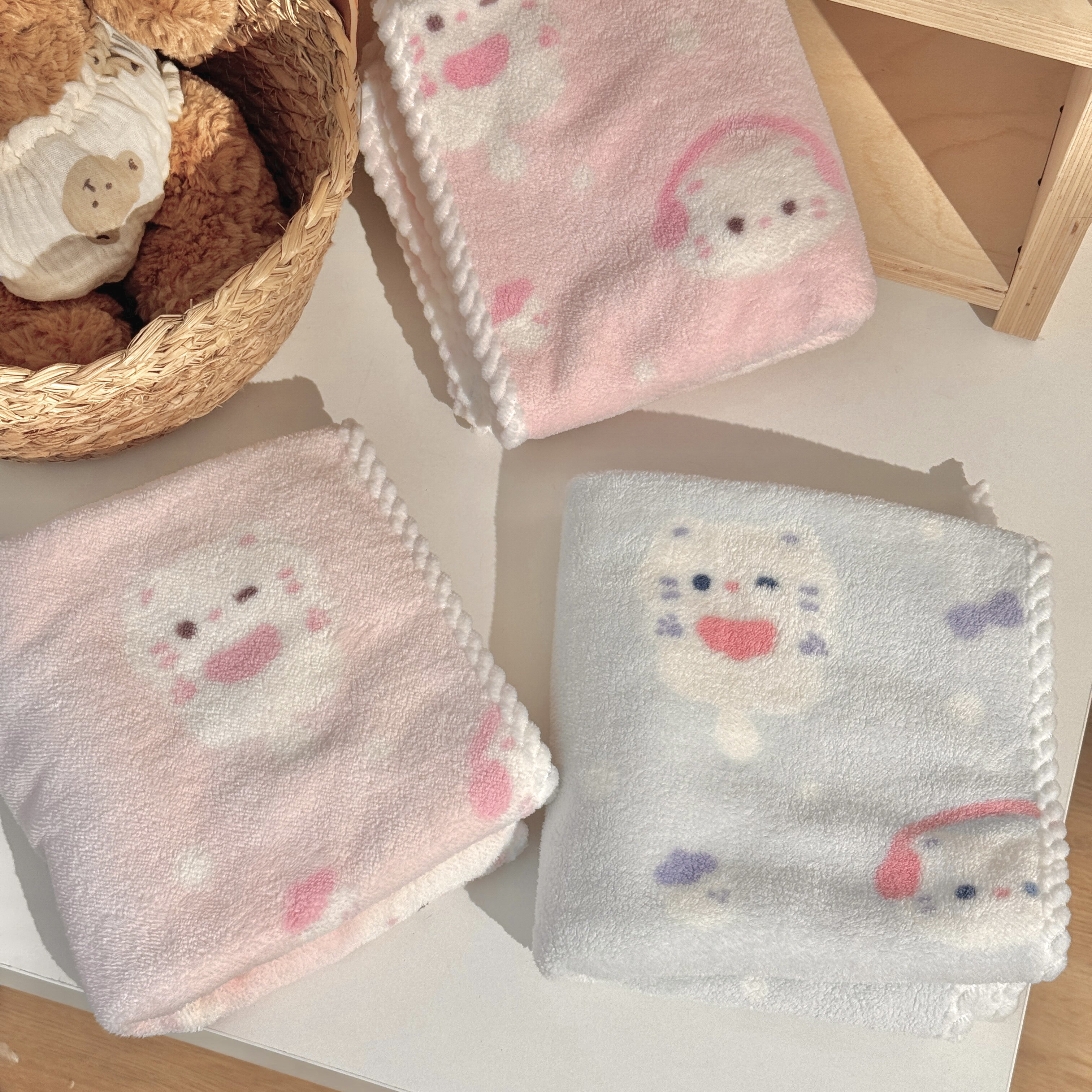 Cartoon print face towel, absorbent and lint-free, suitable for students, dormitories, and adults...