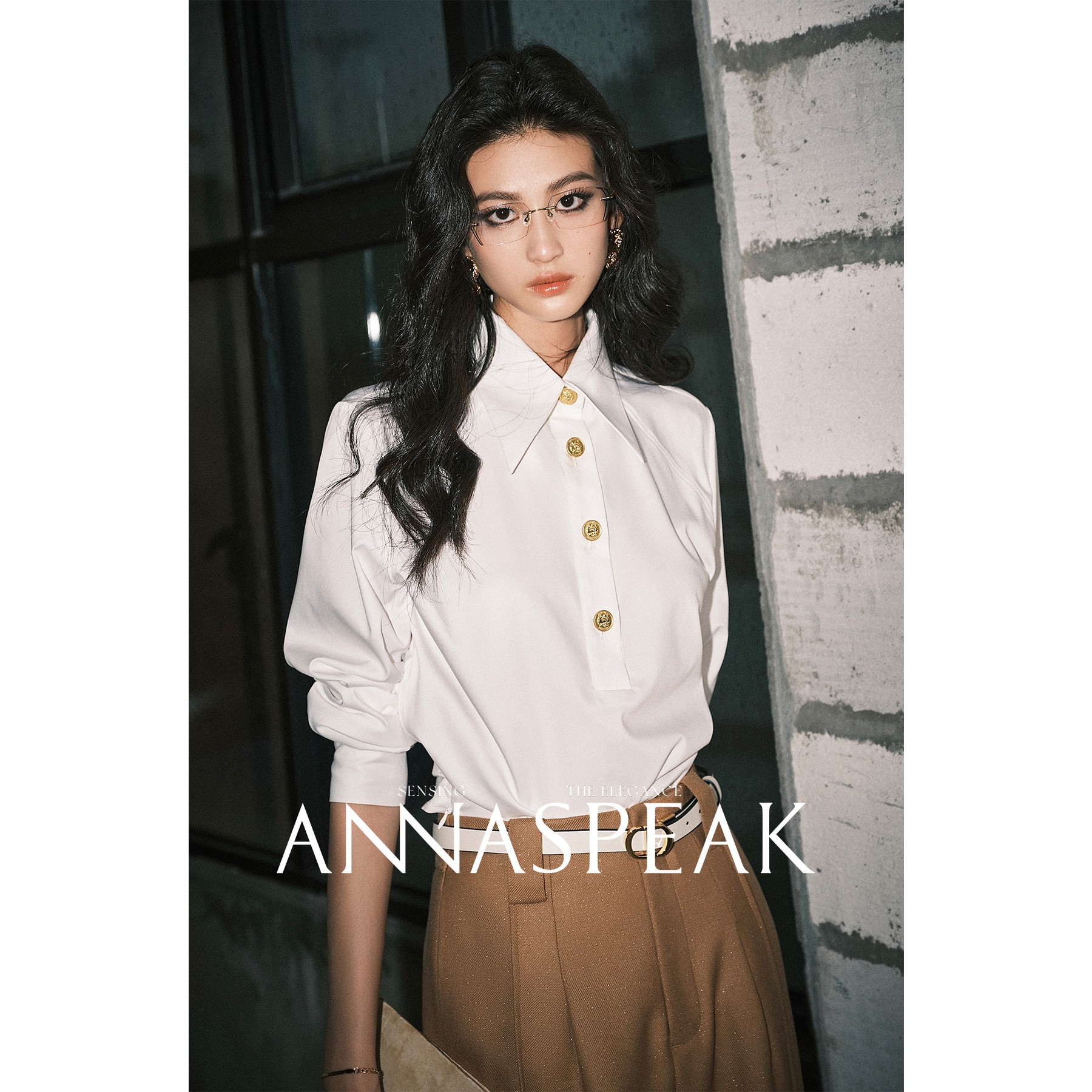 ANNASPEAK bamboo fiber long-staple cotton bias cut versatile white striped shirt, as seen on Nazha, has sold over 10,000 units.